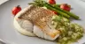 Peixe branco com pele crocante